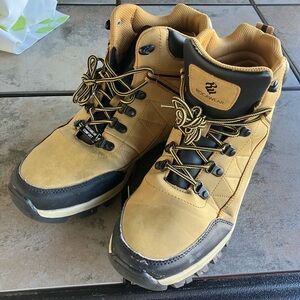 Men’s Rocawear hiking shoes size 11